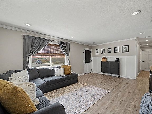 4th image of 11996 Chervil St