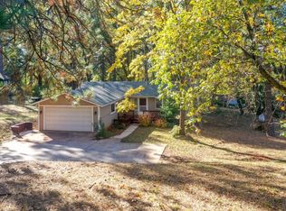 10877 Alta Sierra Dr, Grass Valley, CA 95949