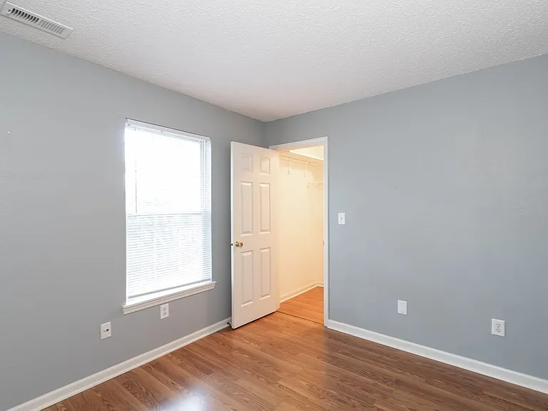 11968 Locus Ln — Photo 1