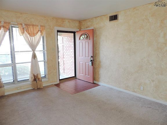 2nd image of 4518 Alamo Dr