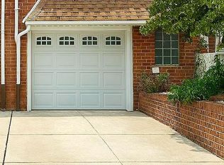 10826 Heflin Rd, Philadelphia, PA 19154