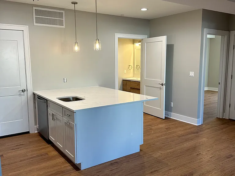 400 Oak St #1D — Photo 3