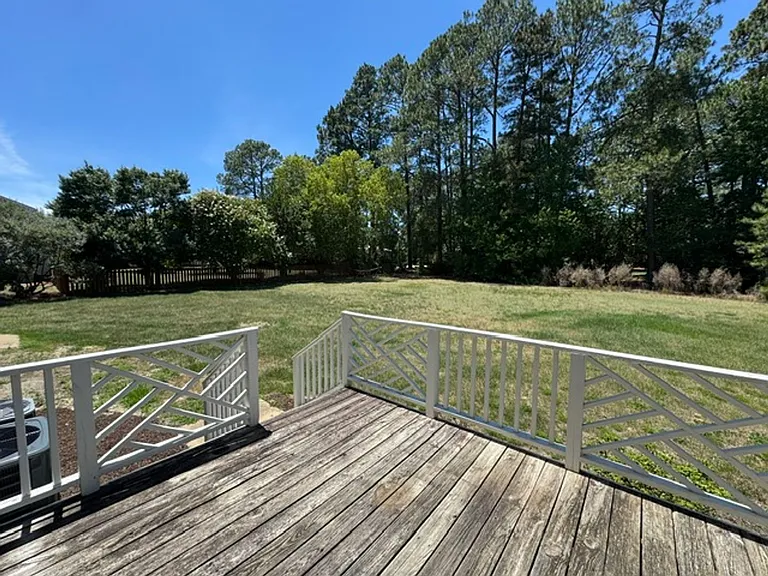 113 Ashton Ln — Photo 21