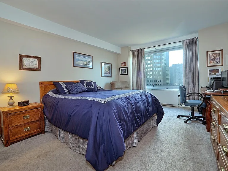 320 Fort Duquesne Blvd #8M — Photo 14