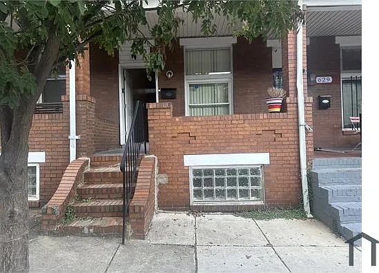 631 N Robinson St