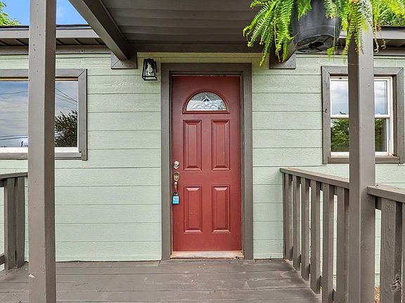 2nd image of 3109 SE 16th St