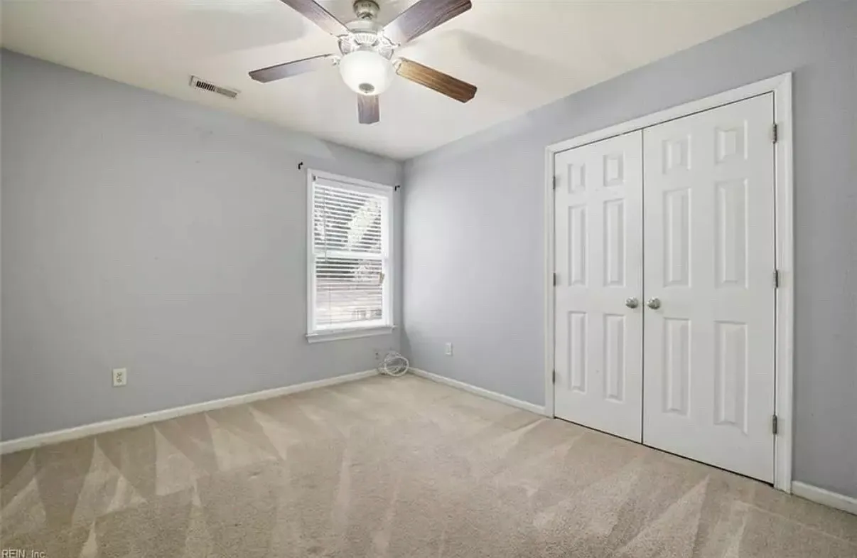 1 bed, 1.5 bath, 1670 sqft, $1,000 — Photo 4