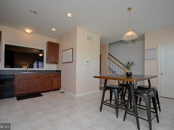 5th image of 330 Camerton Ln