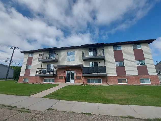 2-Bedroom Apartment in a Great Location! Ask about Incentives! — Photo 3
