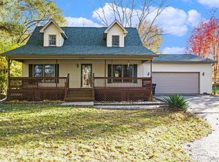 6464 Davison Rd, Burton, MI 48509