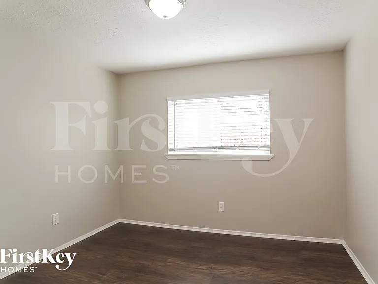 3818 Rosemont Dr — Photo 11