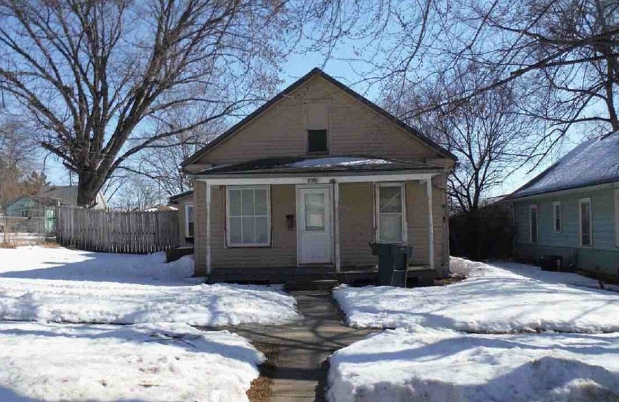 1st image of 2728 Adel St