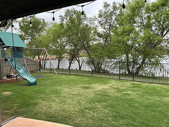 4th image of 3409 Lola Dr