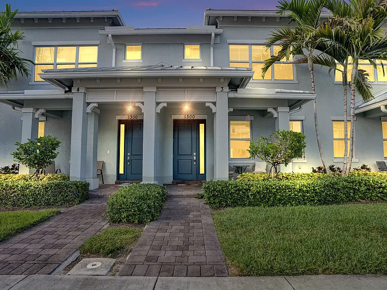 1300 Eucalyptus Dr #3 — Photo 2