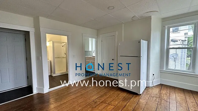 1 bed, 1.0 bath, $1,075 — Photo 3