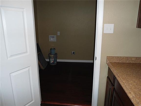3rd image of 1600 3rd St