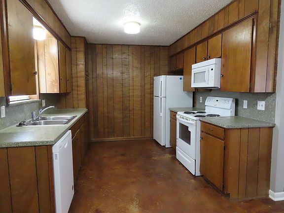 5th image of 810 Fleetwood St