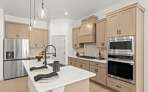 4 bed, 2069 sqft, $2,500 — Photo 3