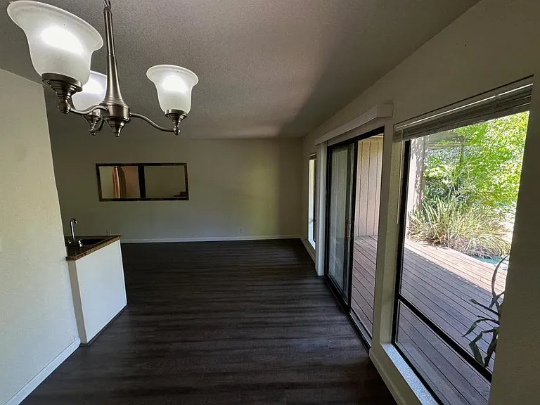 2422 Larkspur Ln #221 — Photo 7