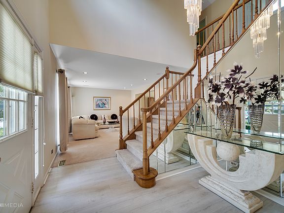3rd image of 216 Plum Grove Cir