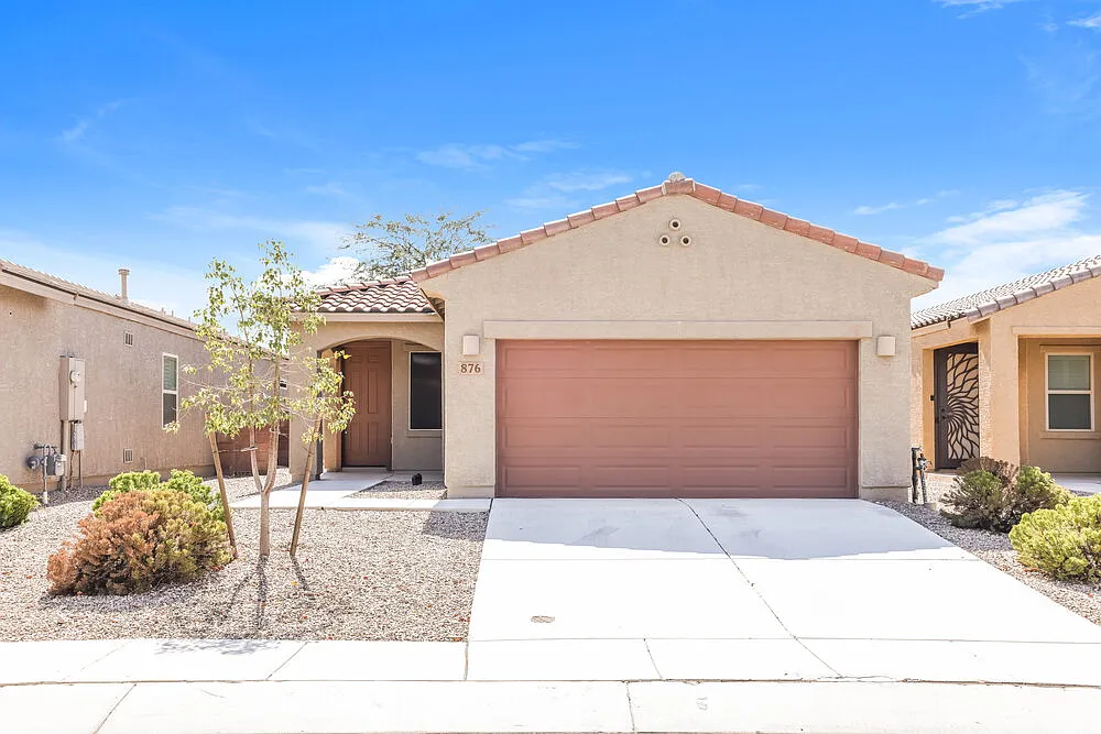 3 bed, 2.0 bath, 1480 sqft, $1,760 — Photo 3