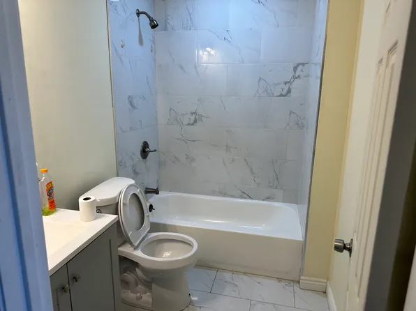 5820 N Front St, Philadelphia, PA 19120