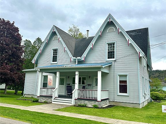 2nd image of 47 Maple St #101