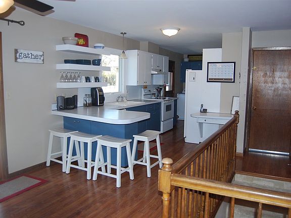 5th image of 115 W Vesper St