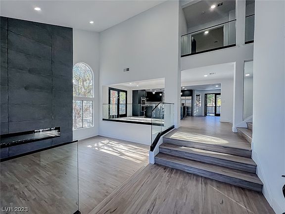 2nd image of 2800 Albrook Cir