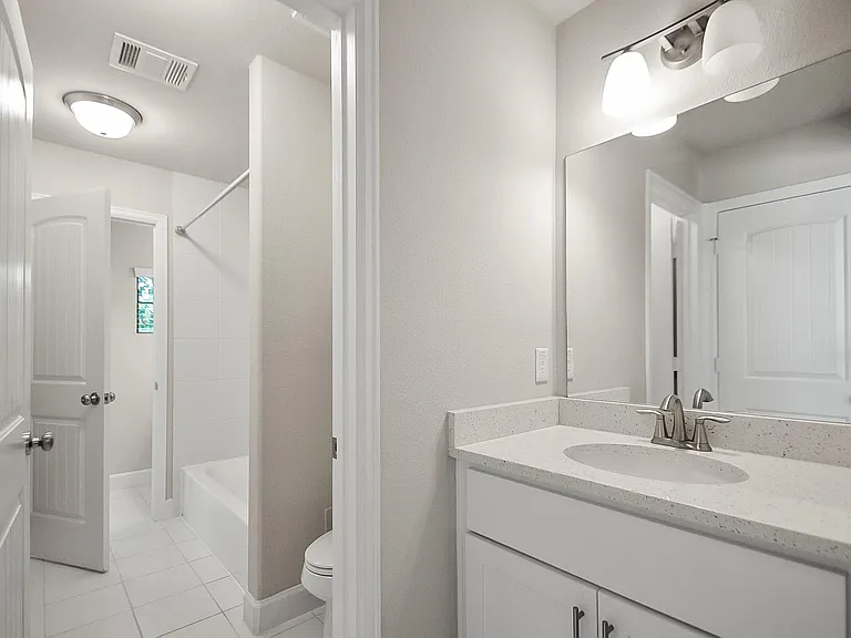5328 Larkin St — Photo 17