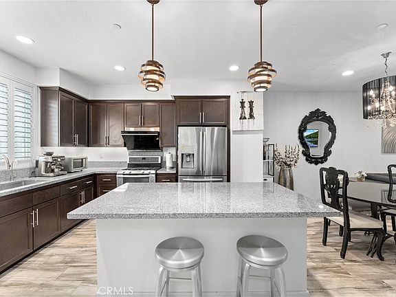 5th image of 843 Sunburst Way