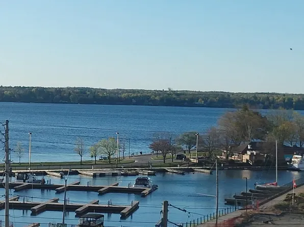 33 King St W, Brockville, ON