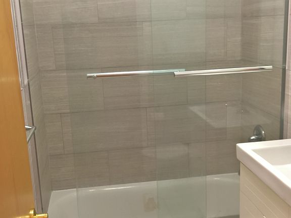 4th image of 159 E 121st St APT 3