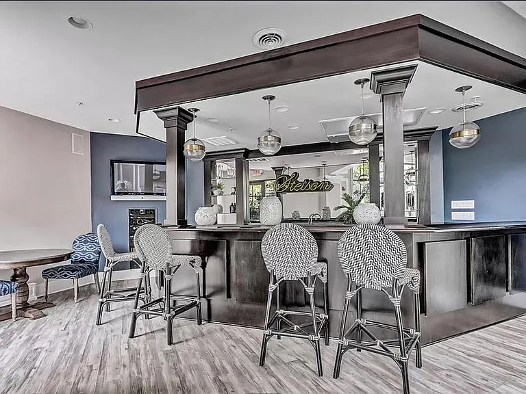 205 E Rochelle St — Photo 18