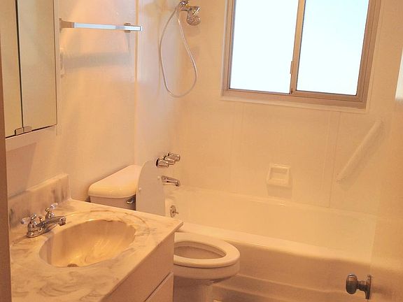 5th image of 1531 Marina Ct Unit C