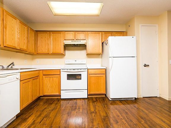 4th image of 260 Beach 81st St APT 3G