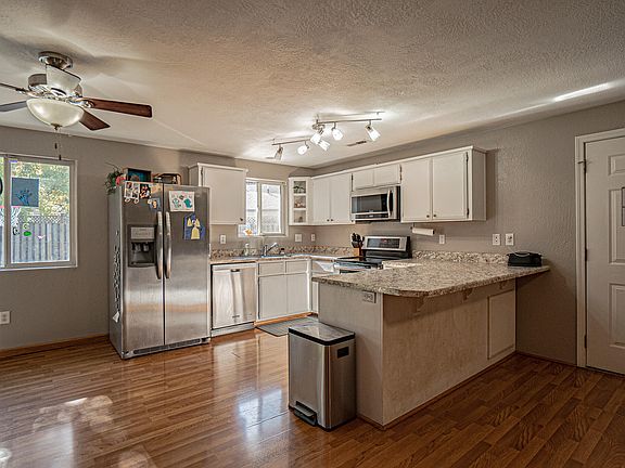 2nd image of 1190 White Chapel Dr