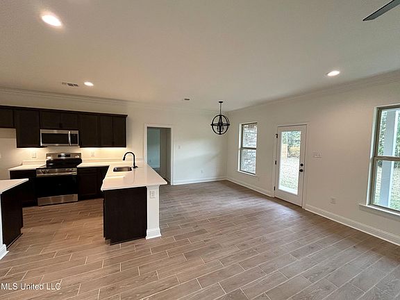 4th image of 14441 Eliza Dr