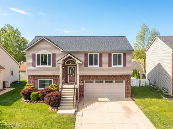 4127 Stone Post Rd, Newport, MI 48166
