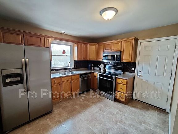 2nd image of 135 Hillcrest Rd #2