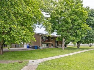 2344 Queensway Dr #4, Burlington, ON L7R3T3