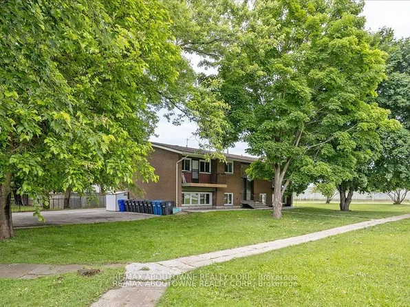 2344 Queensway Dr #4, Burlington, ON L7R 3T3