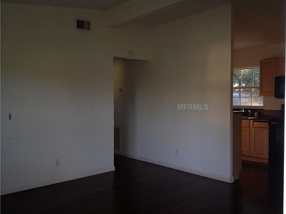 5th image of 217 E Cornelius Cir
