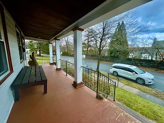 2nd image of 147 Stewart St #147