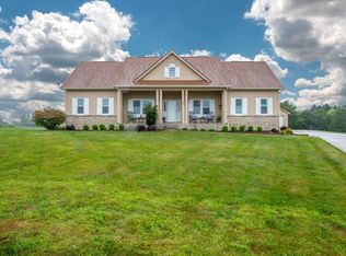 40 Gristmill Ct, Pataskala, OH 43062