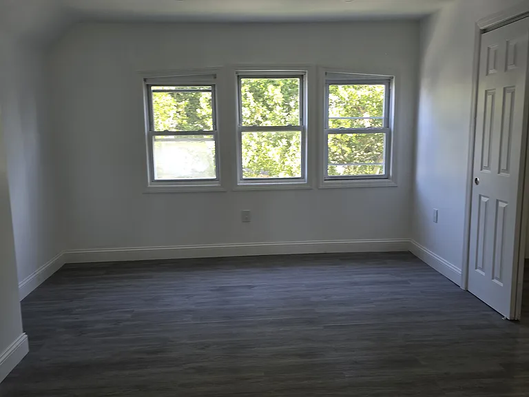 #1
Spacious bedroom with 2 closets.