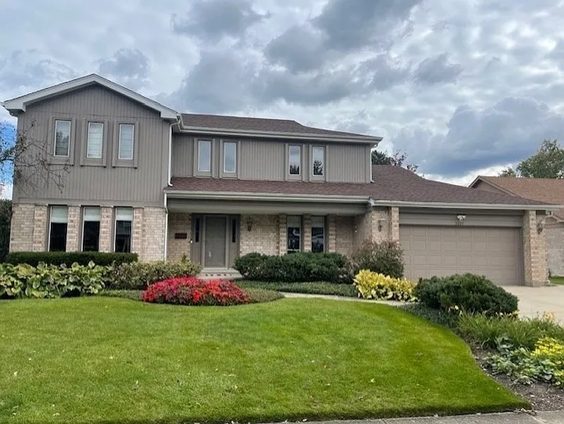 2227 Greenwood Rd photo 1