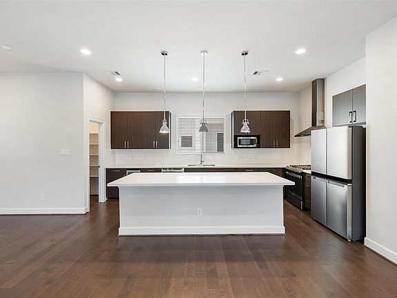 4th image of 3113 La Branch St #3113
