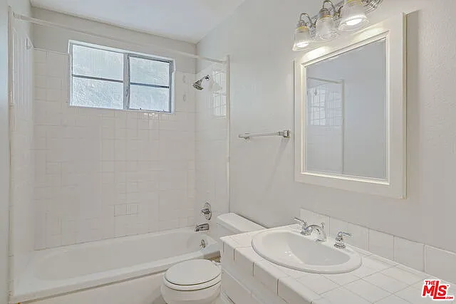1006 Havenhurst Dr #4 — Photo 21