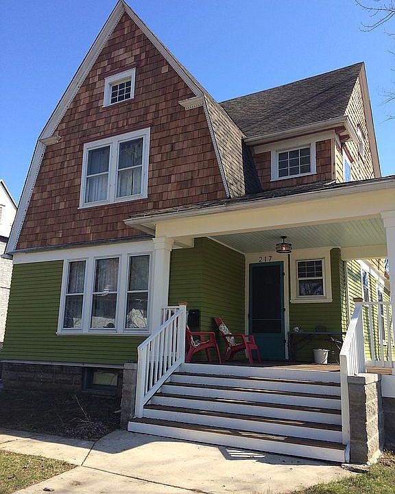 1st image of 217 Woodward St